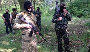 Ополчение на окраине Донецка. 