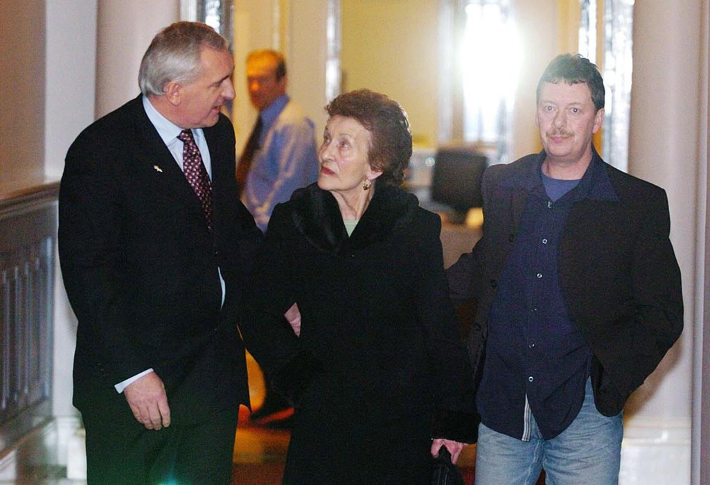 Sarah Conlon, wife of Guiseppe Conlon who was wrongly imprisoned for the Guildford pub bombings, with Irish Taoiseach, Bertie Ahern and by her son-in-law, Joe McKernan.