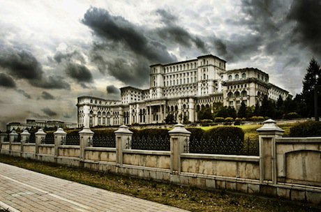Impending storm on the Romanian parliament? Shutterstock/Crydo. All rights reserved.