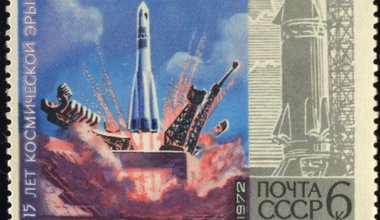 spacesoviet_union-1972-stamp-0-06-_15_years_of_space_age-_rockets.jpg