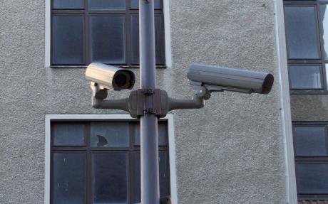 Überwachungskameras in Berlin. Wikimedia Commons/Autorenkollectiv. Some rights reserved.