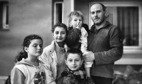 Syrian refugee family in Crete