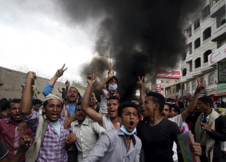 Demonstrations in Taiz to force Huthi militia from the city, March 2015.