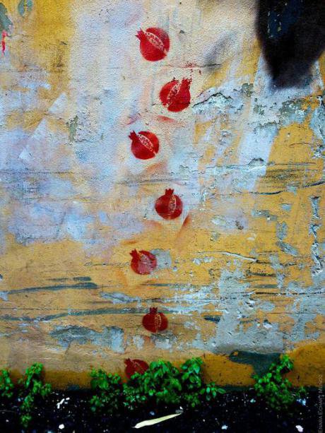 Bombs falling (graffiti on a wall of Beirut, Lebanon).