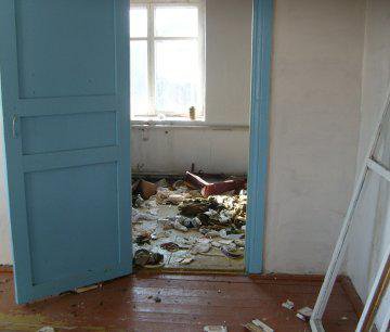 The Kurganka First Aid Station, which was listed as &#39;operational&#39; for 10 years, in a state of disrepair, covered in rubbish